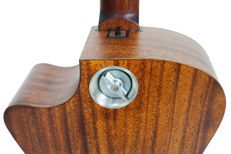 Solid Sitka / Mahogny GA Cutaway Resegitarr