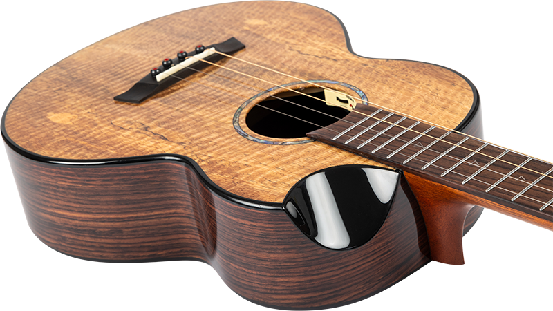 Maia - Barytonukulele med stålsträngar