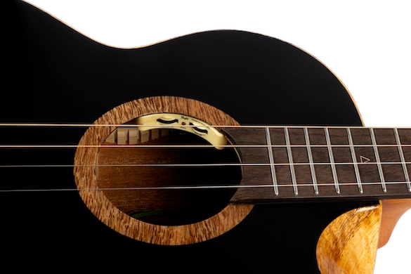 Nora - Barytonukulele med stålsträngar