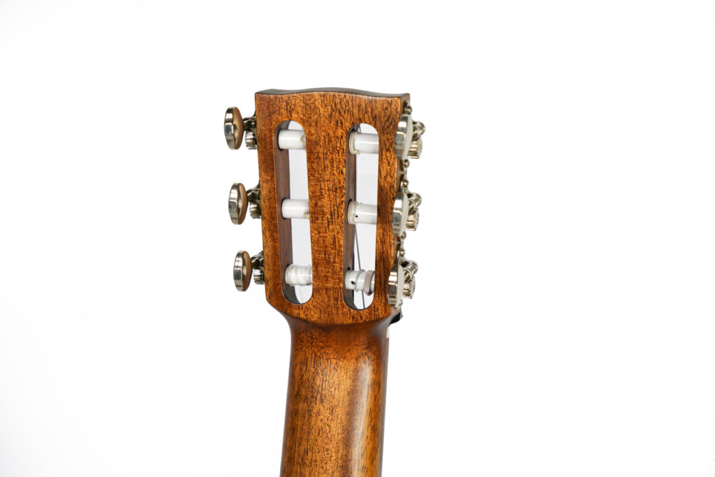 Journey Instruments OC520 Overhead – Klassisk resegitarr i massiv gran och mahogny