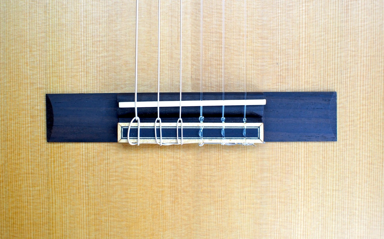 Journey Instruments OC520 Overhead – Klassisk resegitarr i massiv gran och mahogny