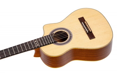Requinto Model Klassisk gitarr, granlock, djup kropp