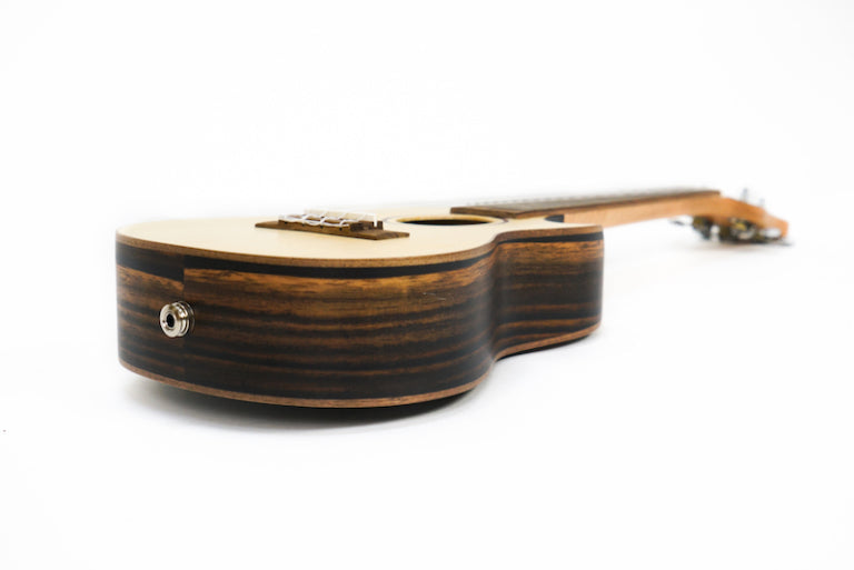 Journey Instruments J-UKE UC490CE – Konsertukulele i gran och ebenholts