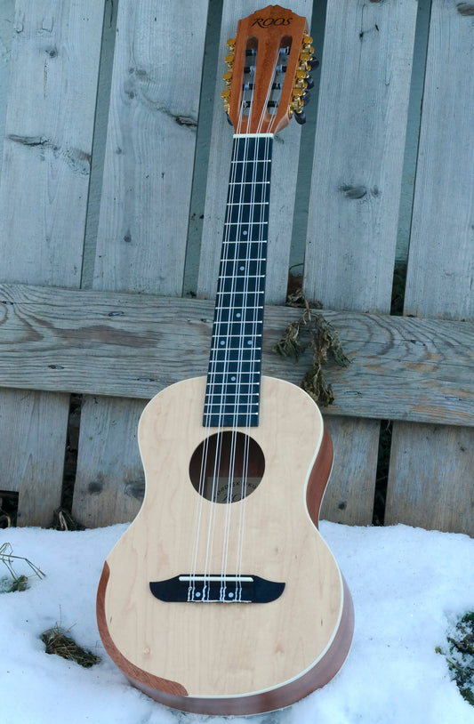 Roos Prisma T8 – Tenorukulele med 8 strängar