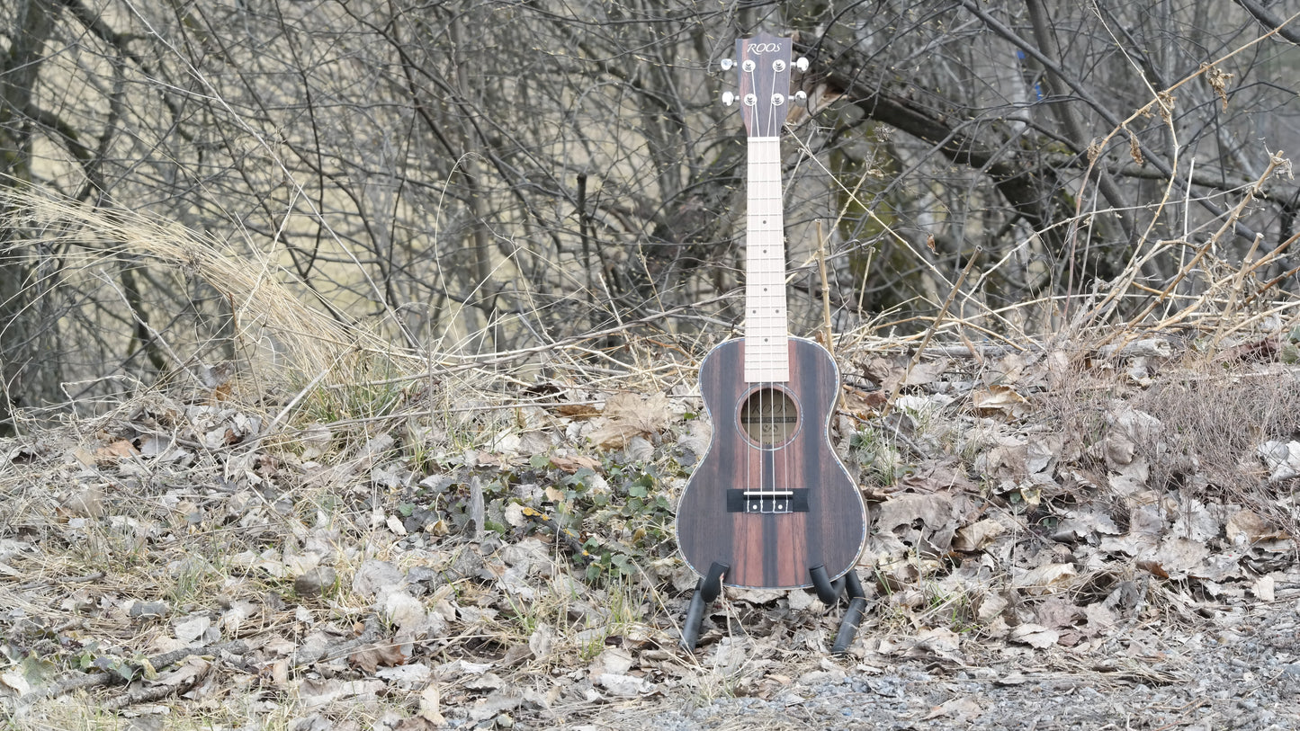 Ebony - Konsertukulele