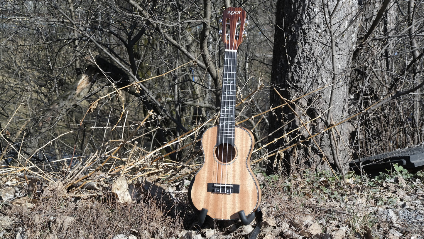 LOMA - Konsertukulele