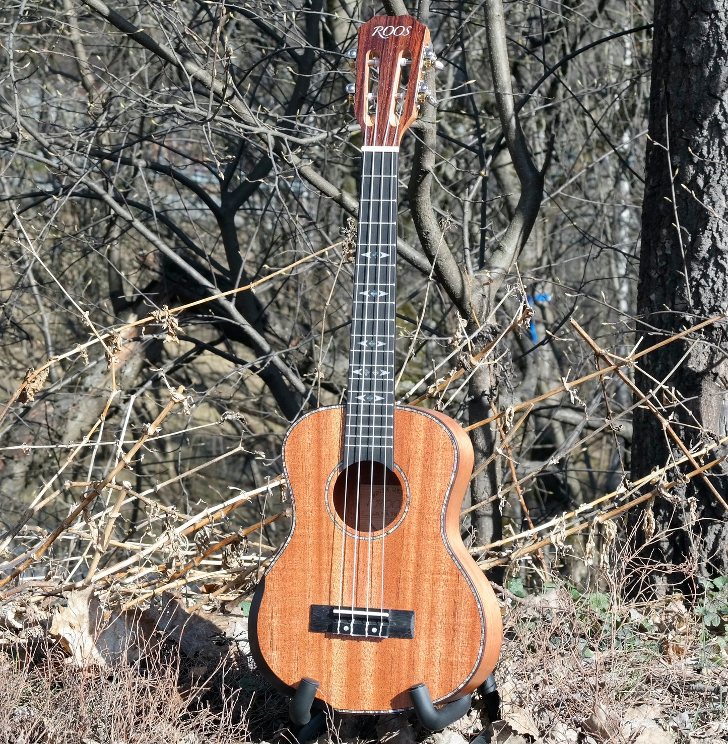 LOMA tenorukulele